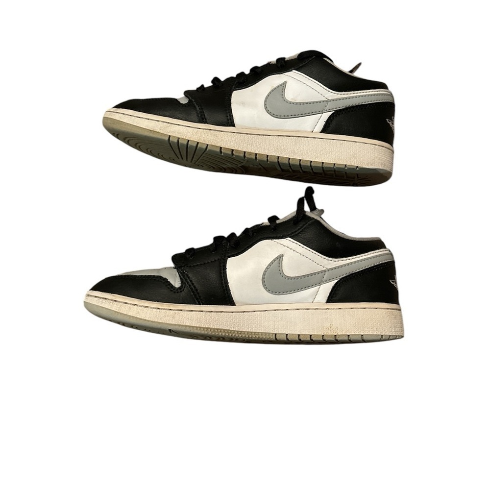 NIKE AIR JORDAN 1 RETRO LOW SMOKE GREY Sneakers - Picture 2 of 8